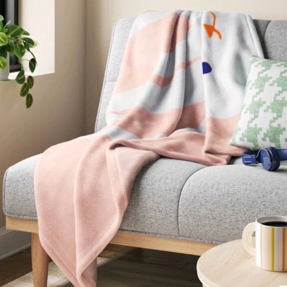 NWT Easter Bunny Throw Blanket - Picture 2 of 5